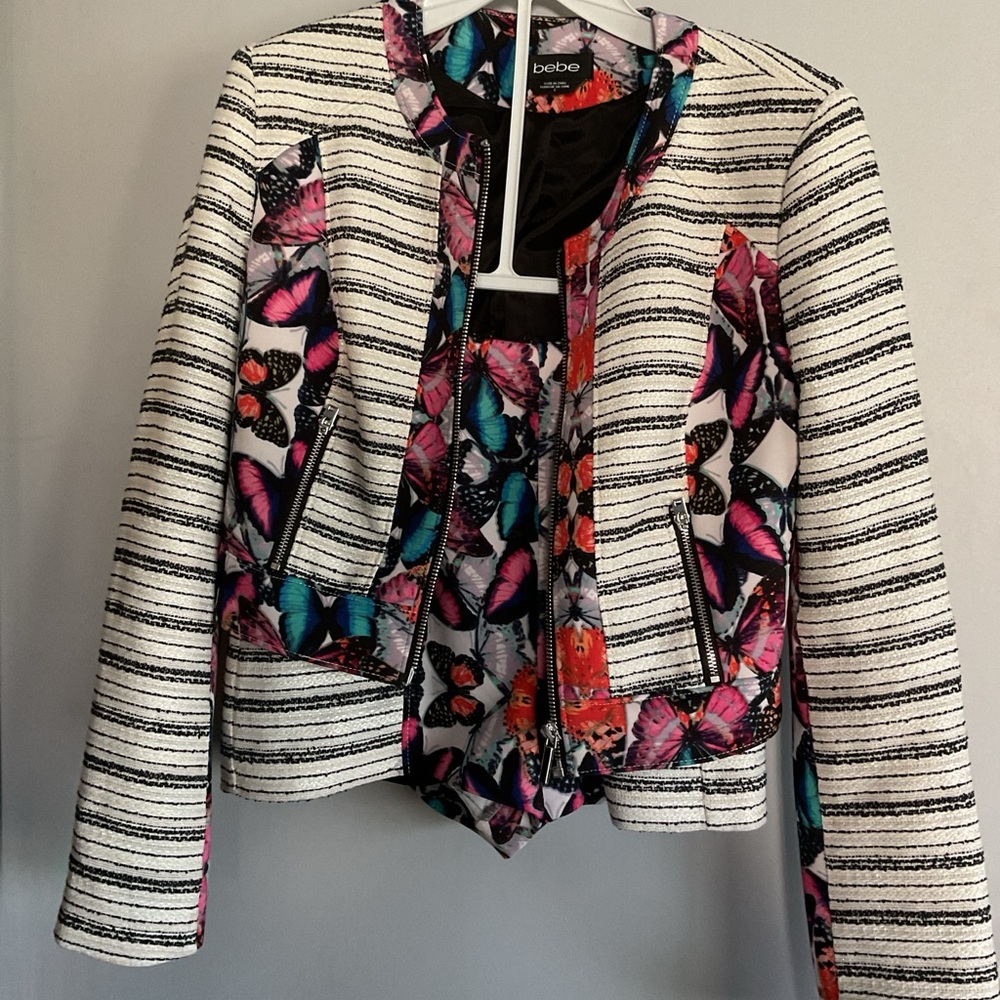 Bebe set short and Blazers black,white and colorful butterflies size 2 NWT